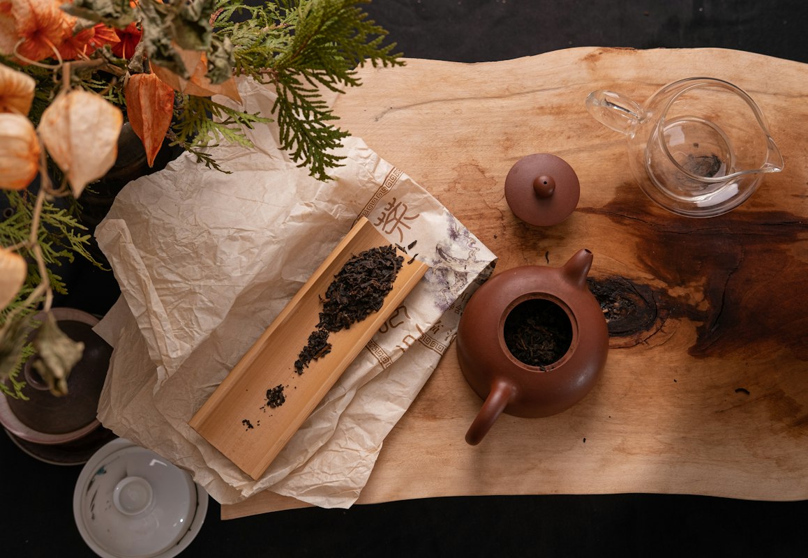 Tea infusers and strainers